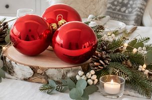 eksklusive røde julekugler i gaveæske